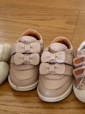 Donsje Toddler shoes size 20